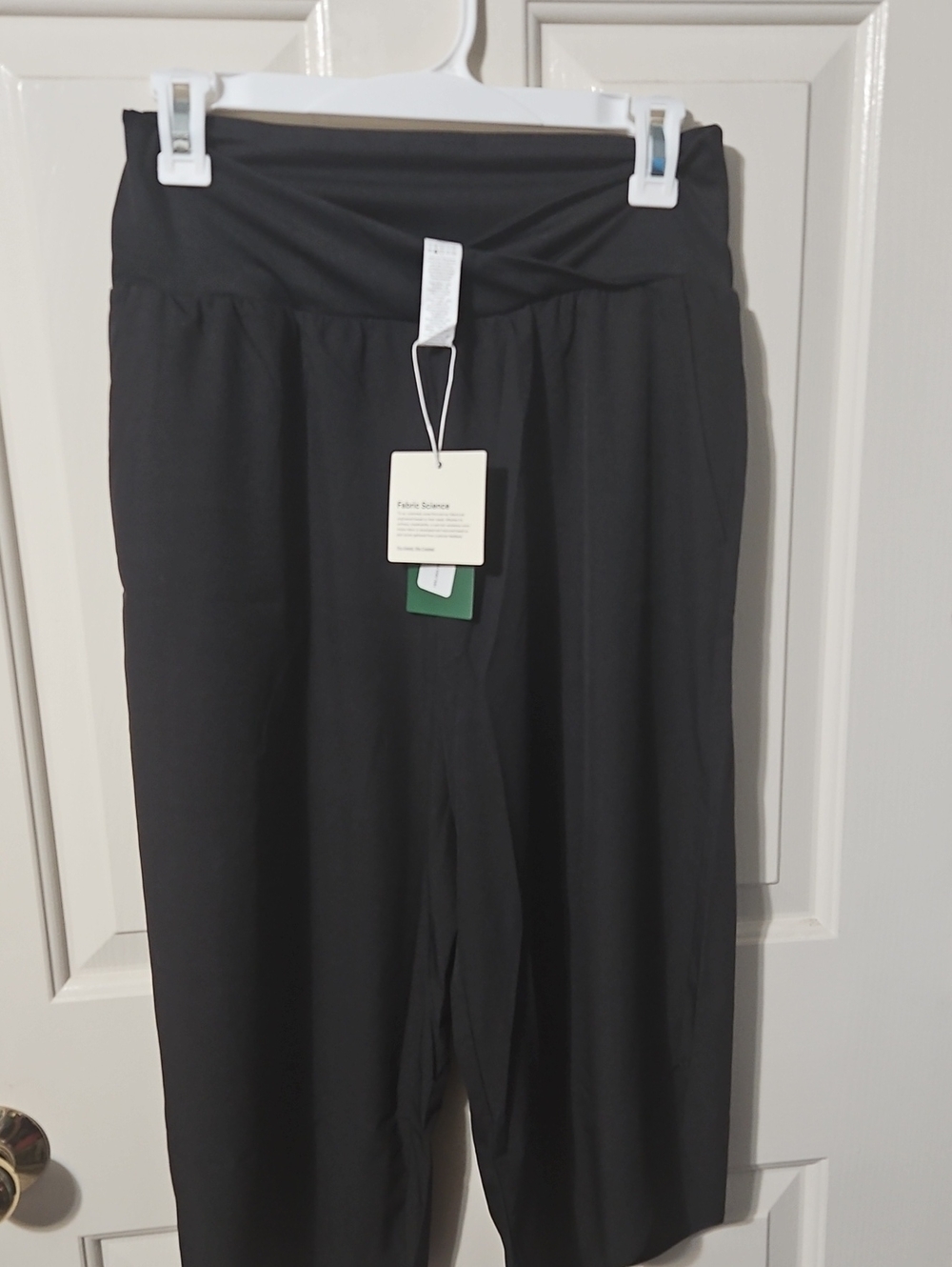HALARA NWT Black Wide-Leg Pull-On Capri Pants